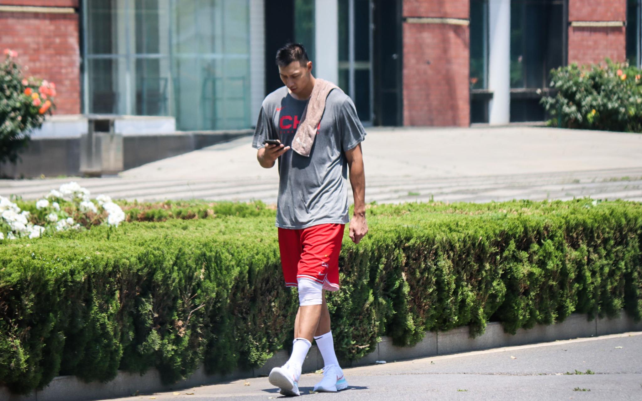 易建联:中国男篮要重新树立在球迷心中的形象