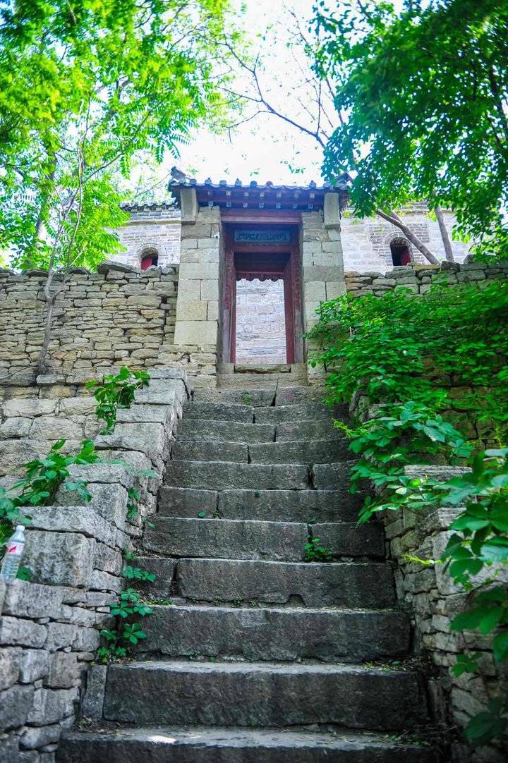 云翠山上南天观南天观有日月泉