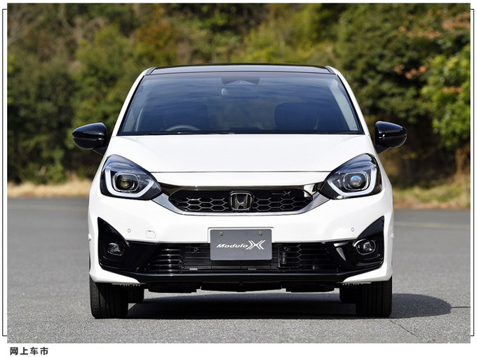 本田全新飞度运动版明日发布!搭1.5l混动,外观黑化