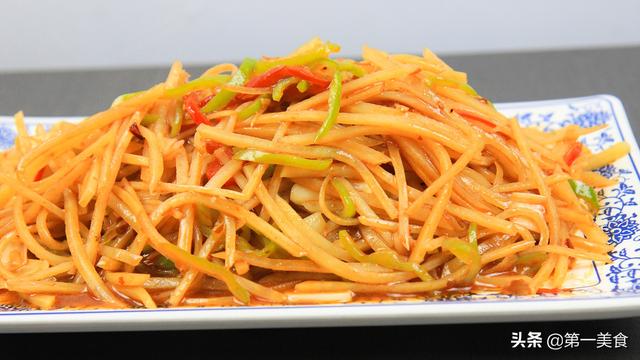 鱼香土豆丝最忌讳直接下锅炒,先做这一步,土豆清脆,香辣入味