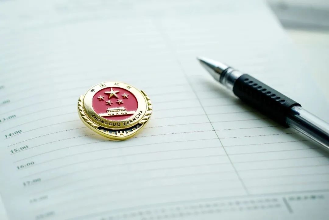 路见不平打了“一巴掌”，接下来的一切都没想到……｜今晚九点半休闲区蓝鸢梦想 - Www.slyday.coM