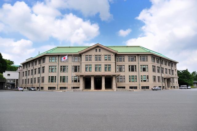 注射疫苗的还有日本宽仁亲王妃信子,宪仁亲王妃久子和常陆宫正仁亲王