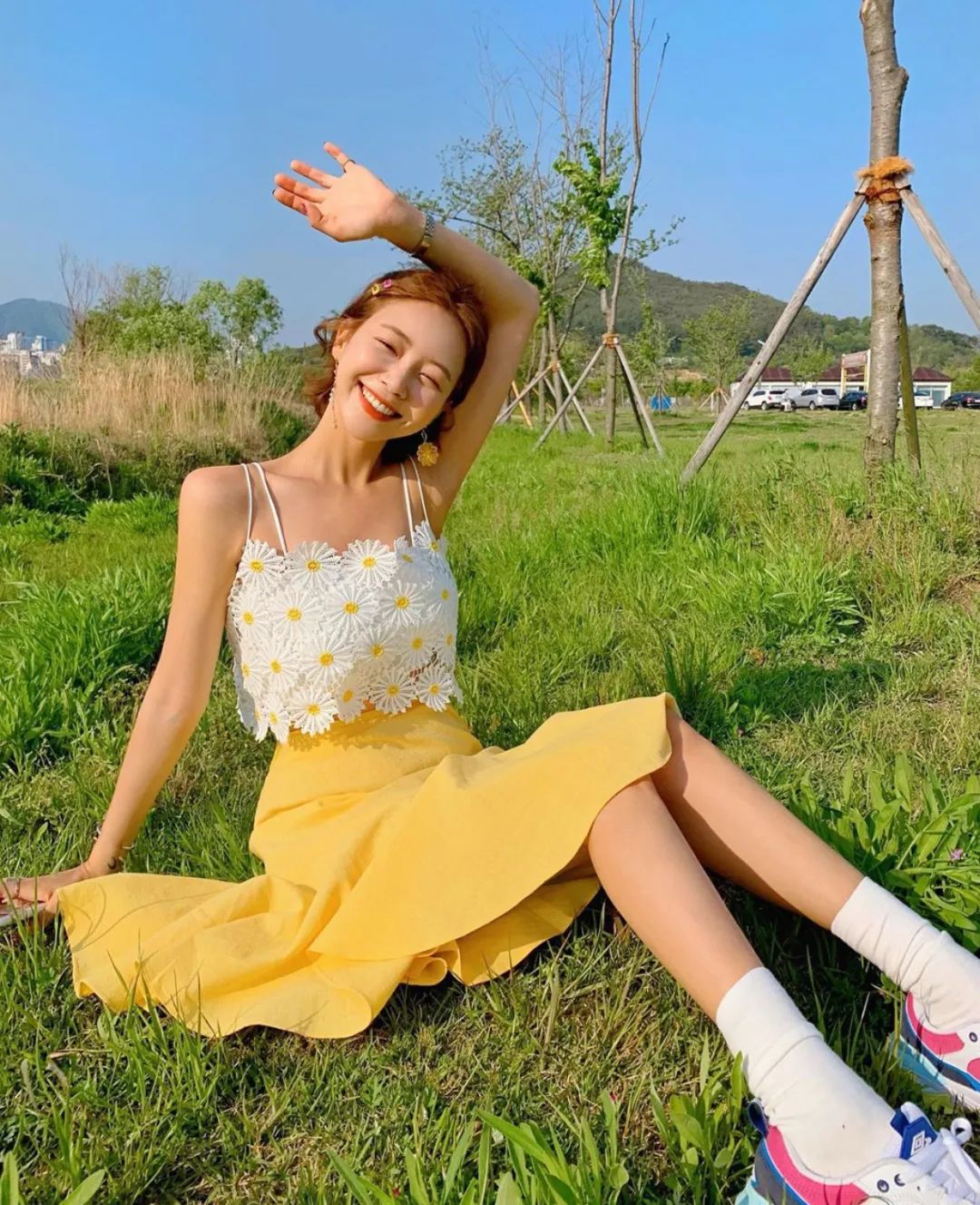 穿衣搭配夏天穿什么试试露肩上衣裙子露肩上衣裤子撩炸了