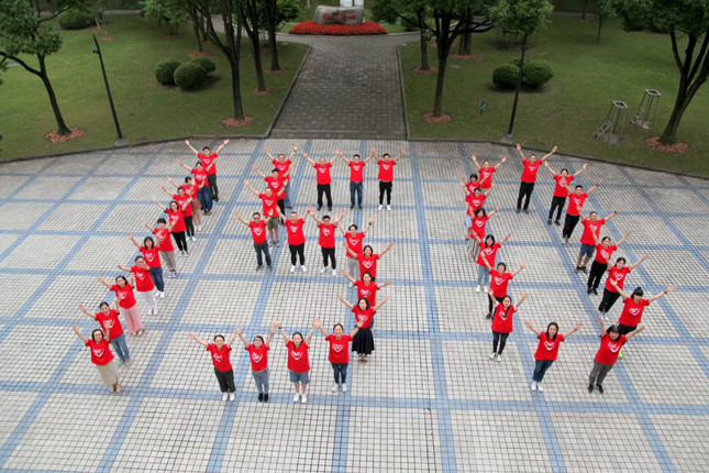 多图直击高考现场丨加油吧，少年！愿你轻松上阵，旗开得胜！休闲区蓝鸢梦想 - Www.slyday.coM