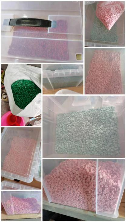 执法人员称,现场生产环境恶劣,各种造假药的原料,包括西布曲明原料