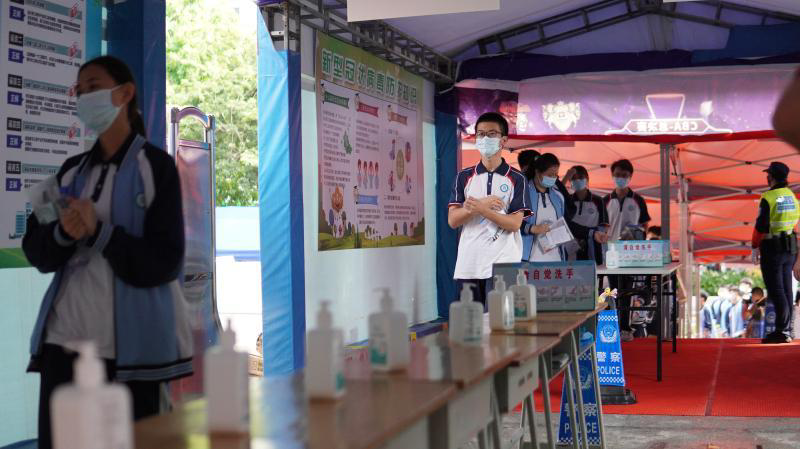 （多图）现场直击：虽解封，南沙高考防疫不放松休闲区蓝鸢梦想 - Www.slyday.coM