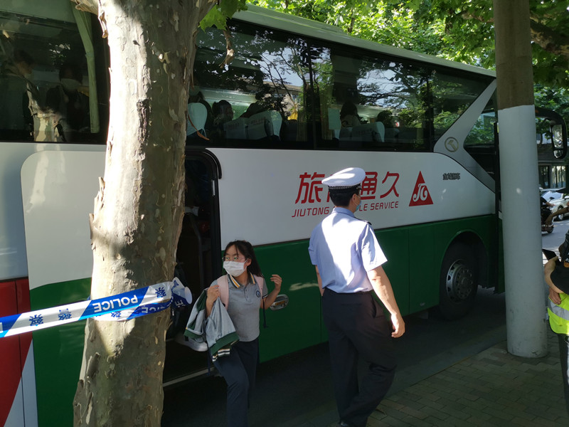 多图直击高考现场丨加油吧，少年！愿你轻松上阵，旗开得胜！休闲区蓝鸢梦想 - Www.slyday.coM