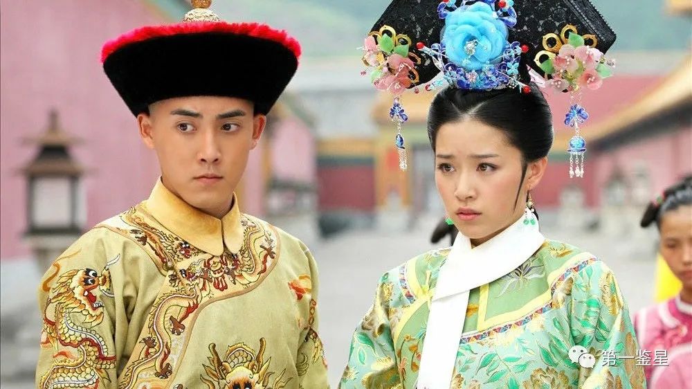 曾经在《新还珠格格》里见到她,那已经是十年前了,"欣荣格格"很美,阚