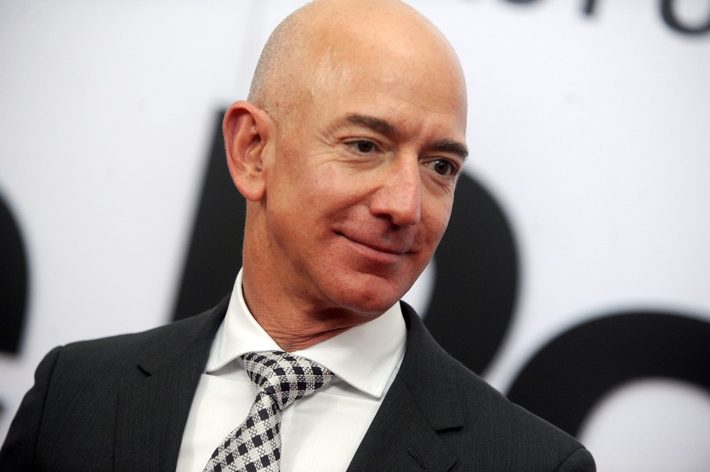 国际早报亚马逊创办人贝佐斯将于7月20日飞往太空