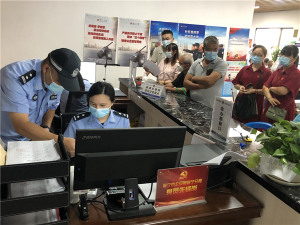 优先为有需要的考生补办身份证,同时优先为考生提供临时身份证立等