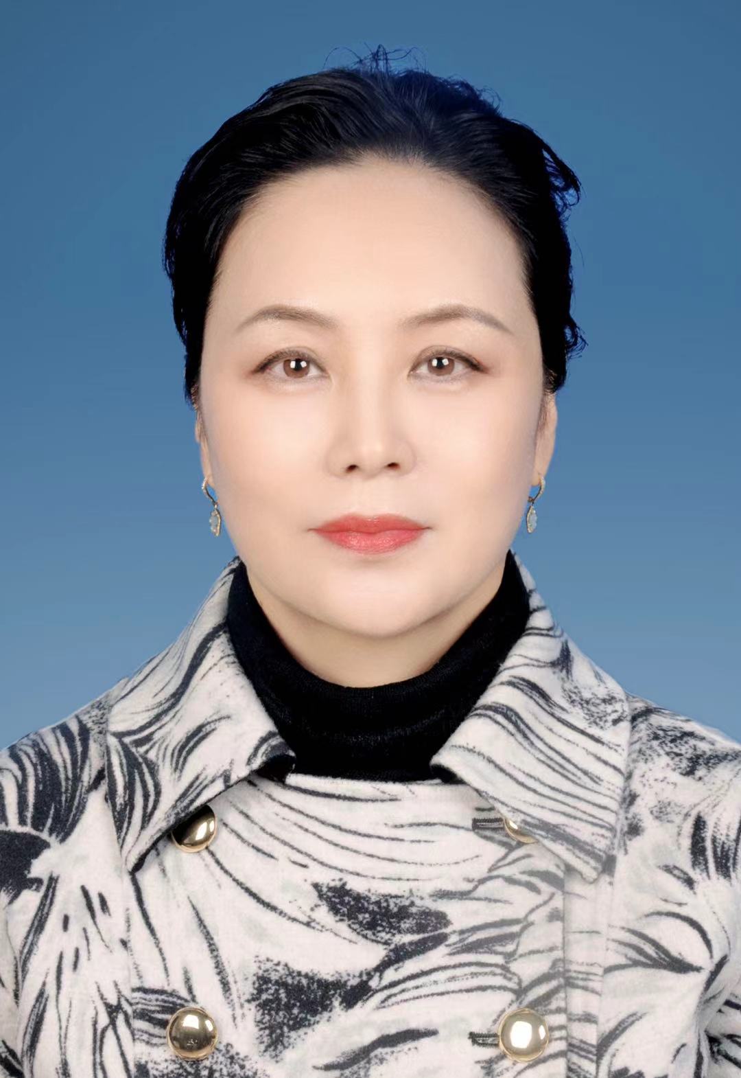 曹文洁,1970年2月生,无党派人士,本科,上海新通联包装股份有限公司
