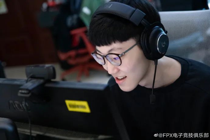 这就是冠军上单的实力吗?|fpx|nuguri_新浪新闻