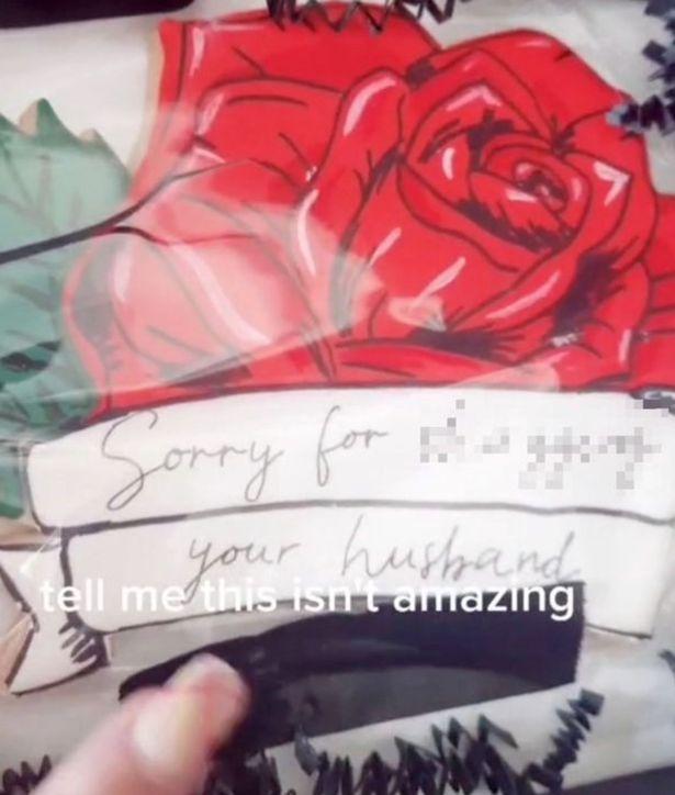 英国女子吐槽，与出轨丈夫离婚一周年，竟收到小三的“精彩礼物”休闲区蓝鸢梦想 - Www.slyday.coM