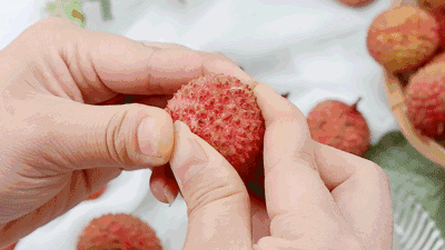 夏季谨防"荔枝病"[j]. 养生大世界,2020(08):77-7