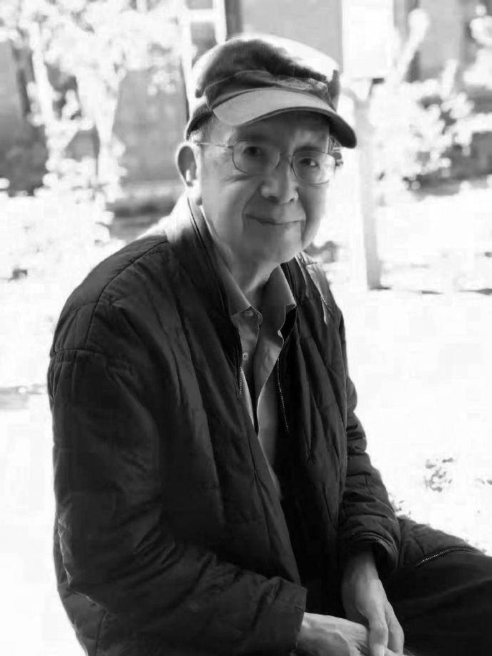 著名画家、人民文学出版社退休干部秦龙因病逝世，享年82岁
