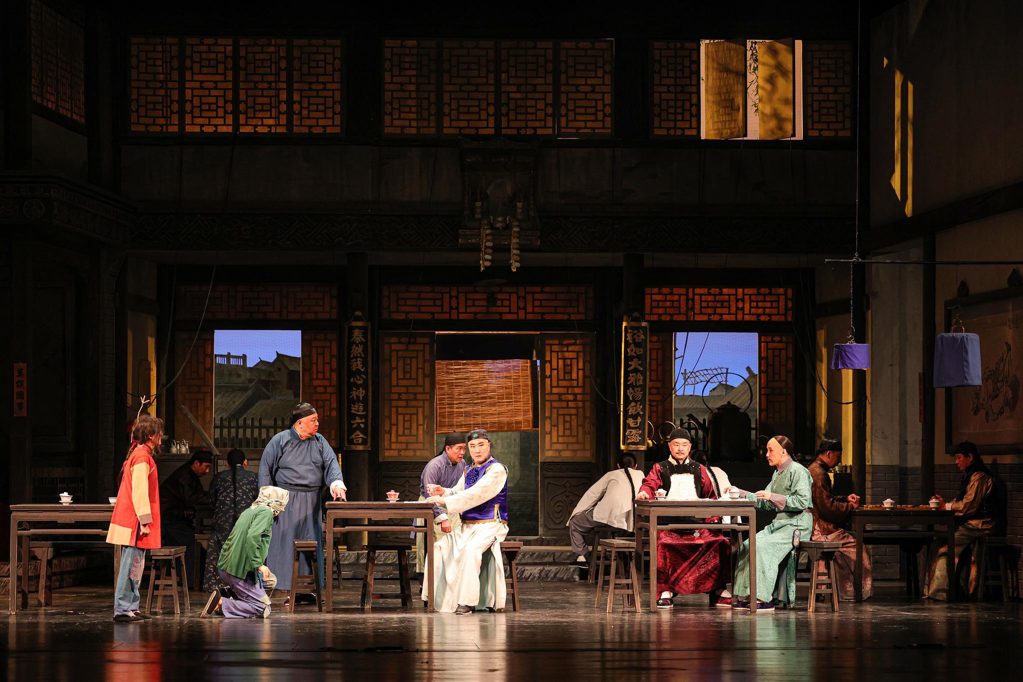 《茶馆》再亮相 梁冠华:至今上台仍会心潮澎湃|茶馆|梁冠华|老舍_新浪