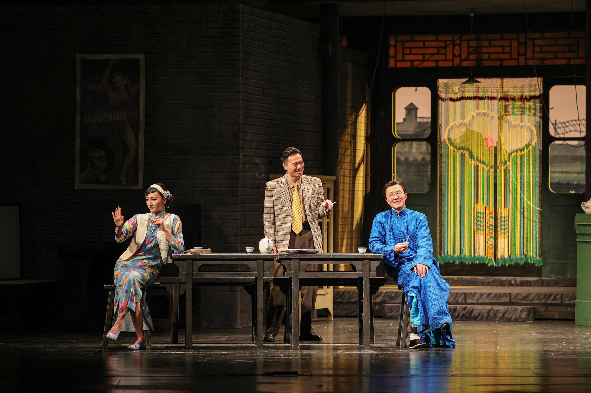 茶馆再亮相梁冠华至今上台仍会心潮澎湃