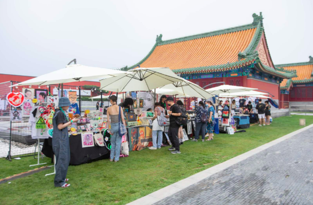 快来打卡!国潮书市亮相隆福寺