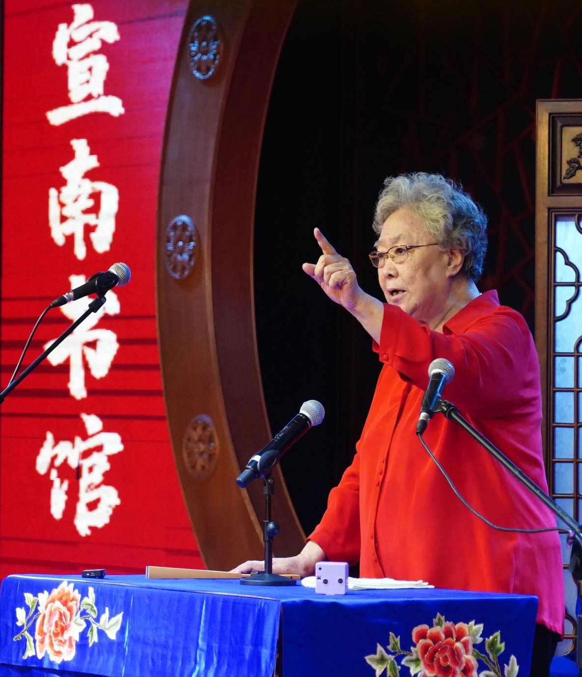 宣南书馆落户老舍茶馆，连丽如携弟子王玥波每周末“书接上回”_手机新浪网