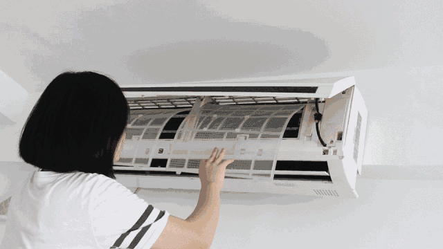 原来纱窗这么好洗！宝藏清洁剂，免拆洗、去污强，喷一喷旧窗变新窗！休闲区蓝鸢梦想 - Www.slyday.coM