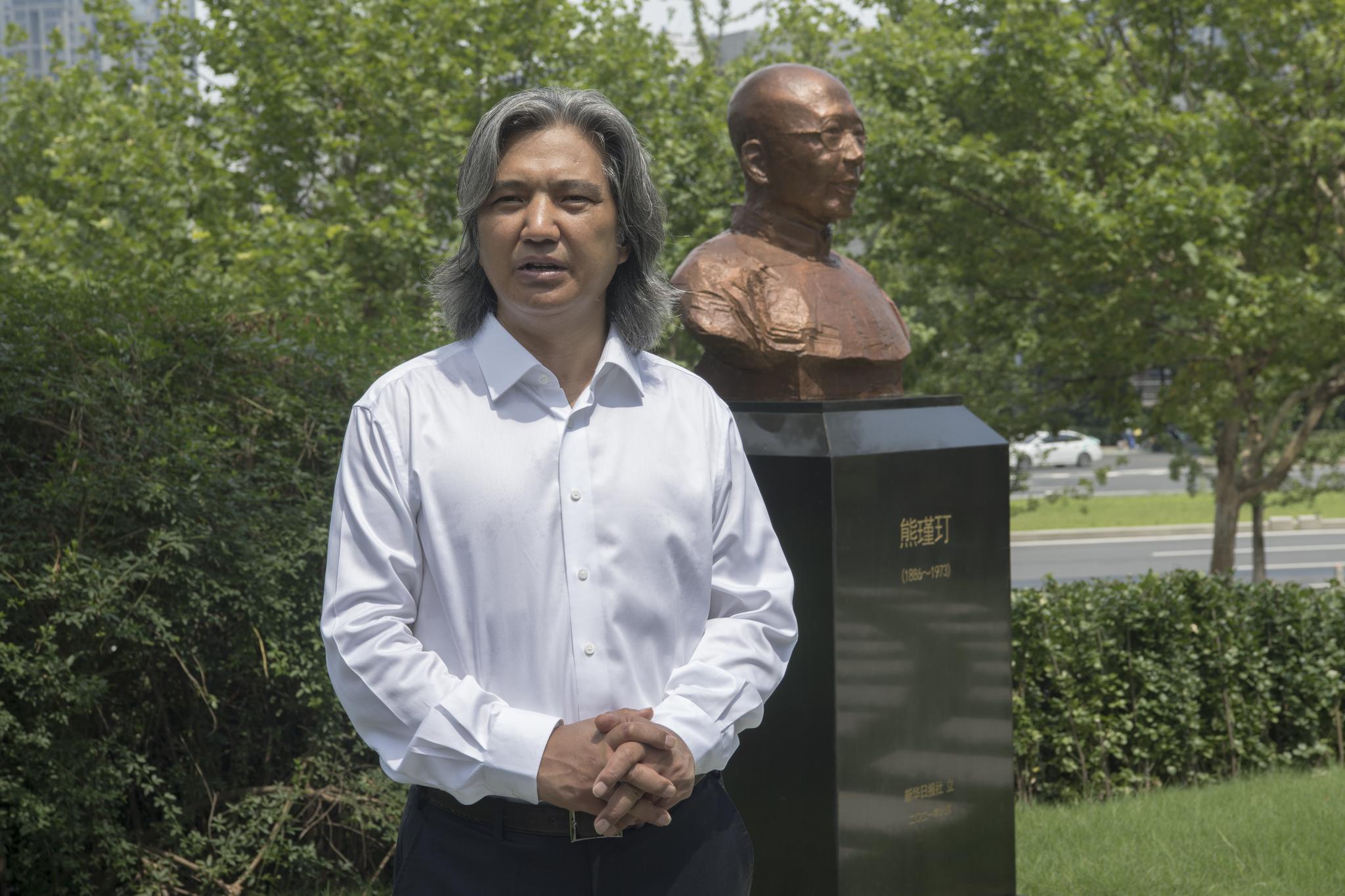 吴为山专访丨为新华日报创始人立像一位楷模一座座丰碑