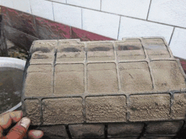 原来纱窗这么好洗！宝藏清洁剂，免拆洗、去污强，喷一喷旧窗变新窗！休闲区蓝鸢梦想 - Www.slyday.coM