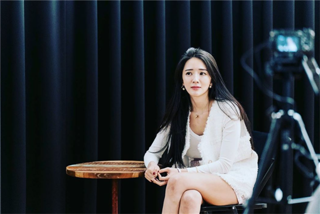 女星子涵晒自拍照,复出参加综艺,法院曾证实她卖身收费5万