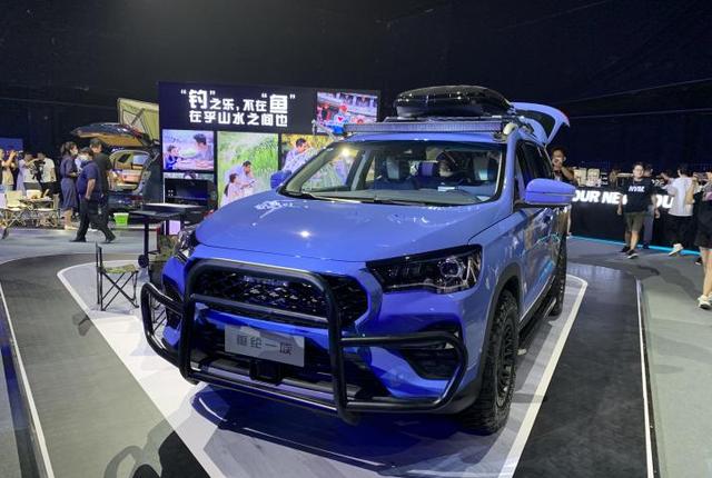 至于第二款,同样基于捷途x90打造而来,新车被命名为垂纶一族,顾名思义