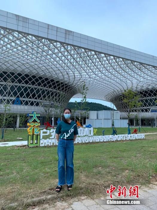 徐丹重返武汉江夏方舱医院