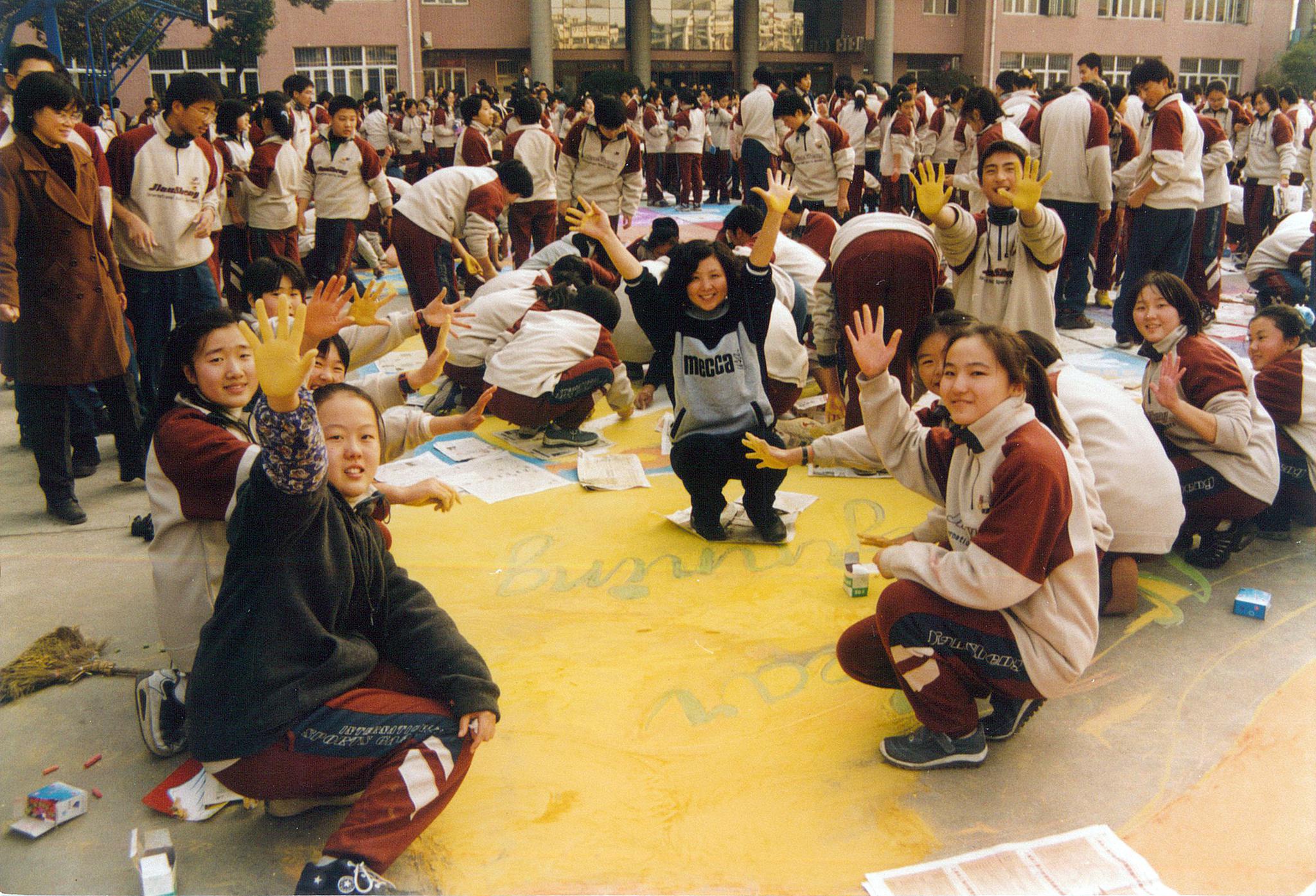 五星照耀曹杨二中工人新村的底色也要有更广阔的视野