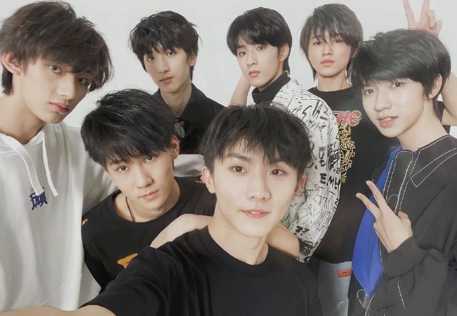 时代少年团晒素颜照全员颜值在线宋亚轩辨识度好高