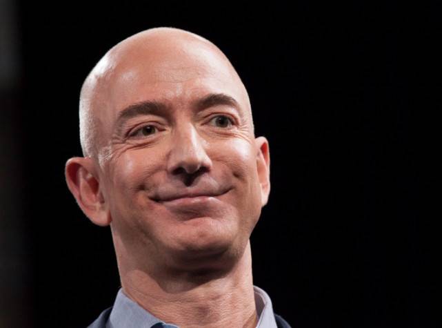 【国际观察】“截胡”贝索斯 英国七旬亿万富翁率先上太空休闲区蓝鸢梦想 - Www.slyday.coM