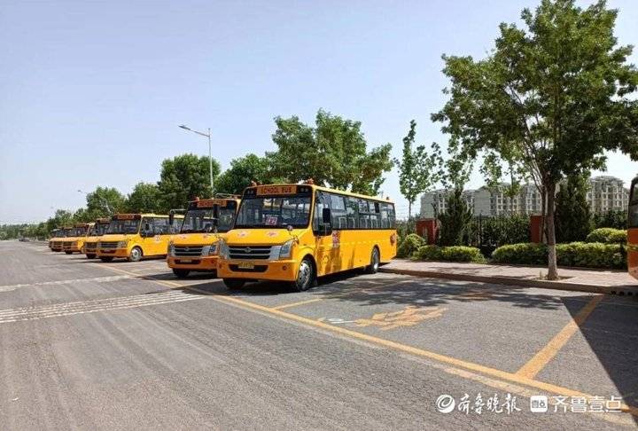 花官镇:校车有了"专用"停车位