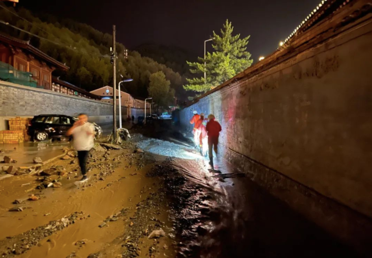 1死3轻伤五台山景区突降大雨发生山洪
