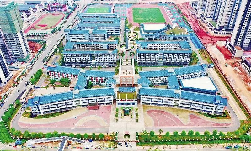 南宁市第四中学构建智慧教育体系老学校焕发新光彩