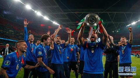 意大利队夺得欧锦赛冠军休闲区蓝鸢梦想 - Www.slyday.coM