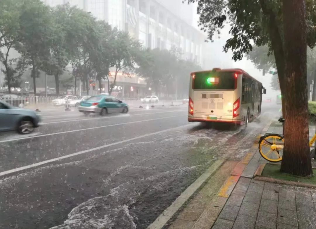 雨雨雨又来!今晨再发强对流+暴雨预警!_手机新浪网