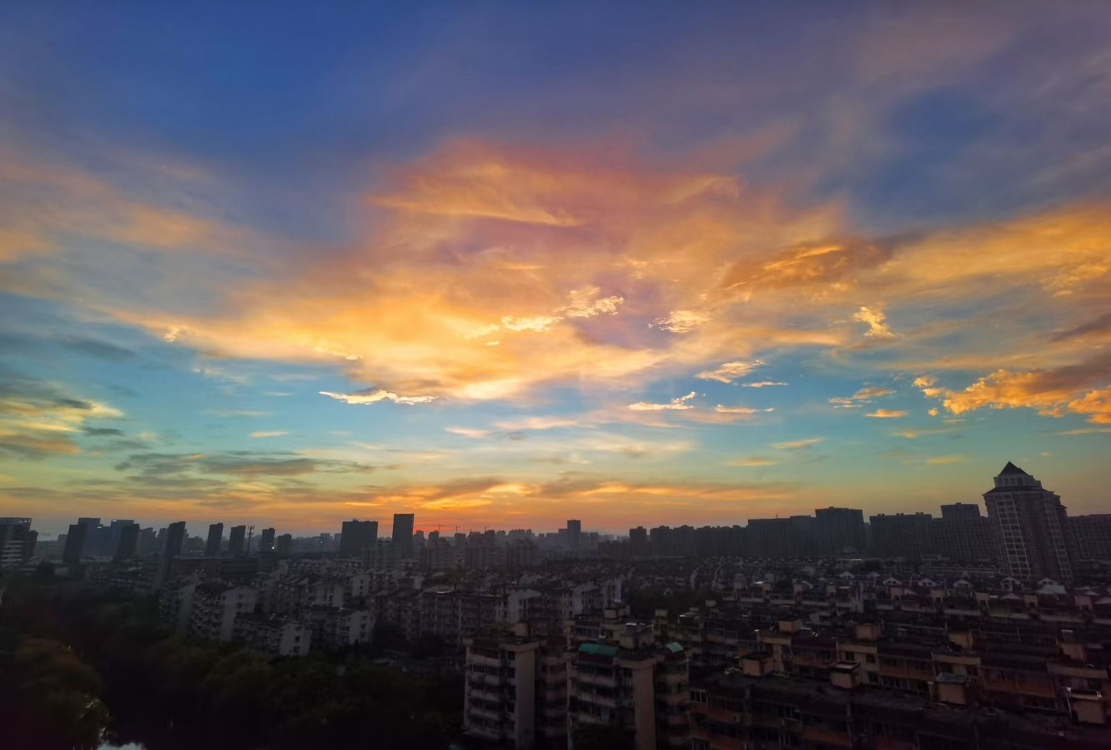 今天傍晚杭州的天空有点美你的朋友圈被刷屏了吗