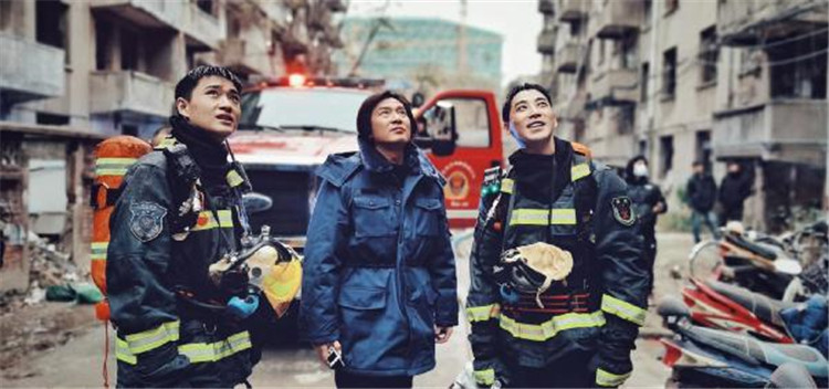 拍完《你好，火焰蓝》，导演张力川这样评价男主角龚俊：他未来不会仅限于“流量”休闲区蓝鸢梦想 - Www.slyday.coM