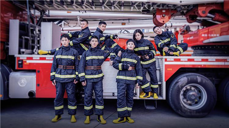 拍完《你好，火焰蓝》，导演张力川这样评价男主角龚俊：他未来不会仅限于“流量”休闲区蓝鸢梦想 - Www.slyday.coM