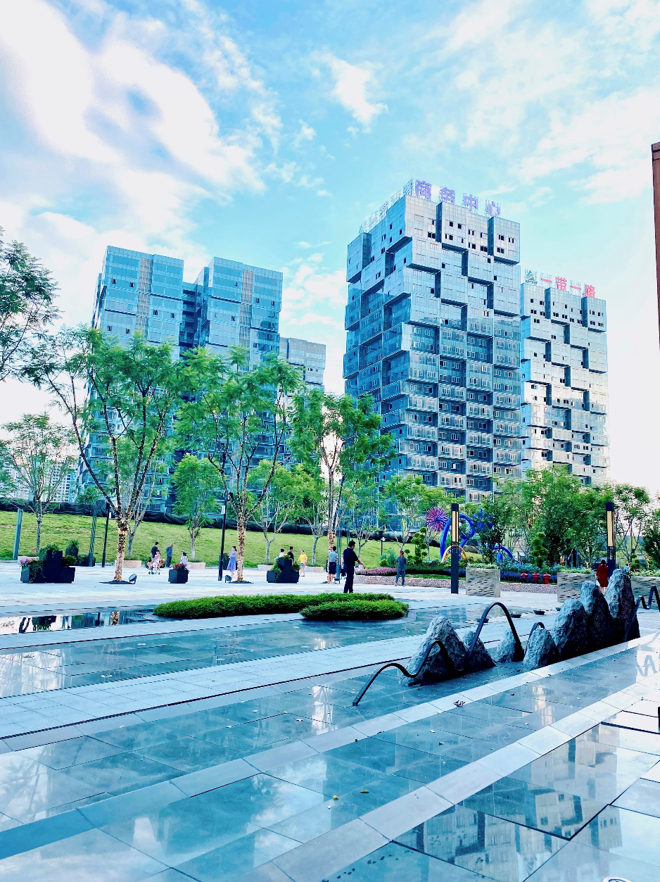 霓虹光影中的"丝路花街" ,艺术生活的华彩乐章|重庆市_新浪新闻