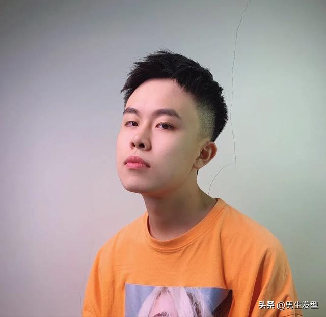 80分颜值的男生剪这三款发型超好看时髦显帅