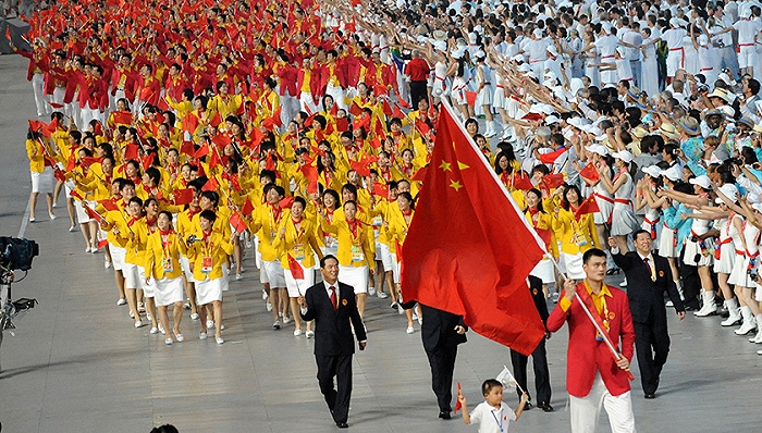 中国奥运代表团不再穿“番茄炒蛋”？网传图片实为皮划艇队服