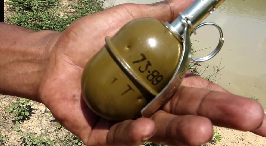 魔幻的乌克兰:除了漂亮的嫩模,还有遍地手榴弹!|轻武专栏