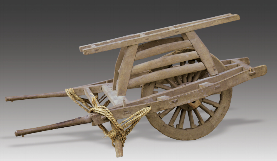 支前模范董力生为人民解放军运送物资用过的独轮小推车