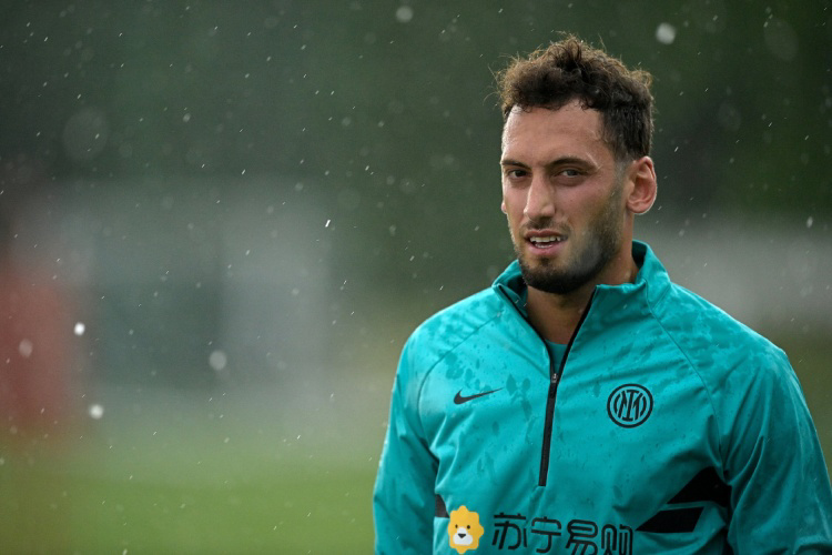 恰尔汗奥卢:在国米感觉就像在家,希望本赛季球队能再次赢得冠军