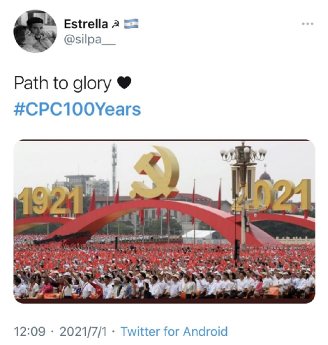 有泰国网友贴出了这场庆祝大会的现场图片，并写道：“为什么我们要信仰共产主义？因为我们需要将人民从不平等与不公中解救出来。”↓