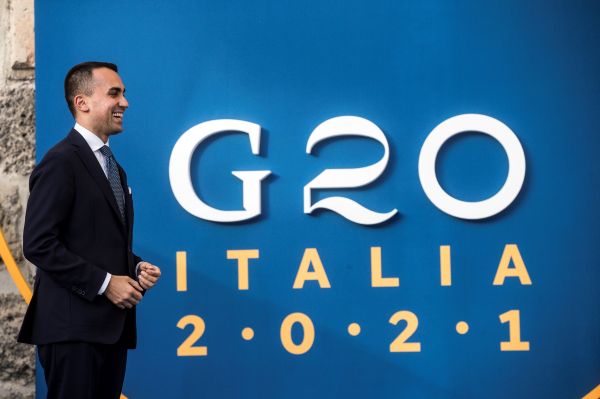 意大利外长迪马约6月28日在马泰拉举行G20外长会欢迎仪式。（欧洲新闻图片社）
