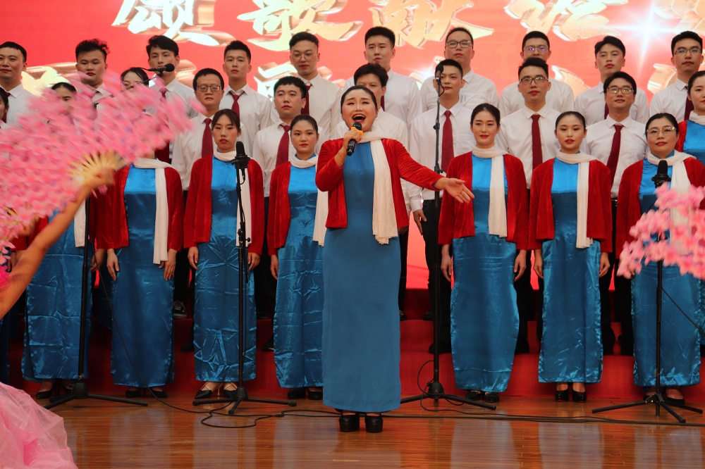 江津区中心医院举办庆祝建党100周年颂党恩革命歌曲大合唱活动暨七一