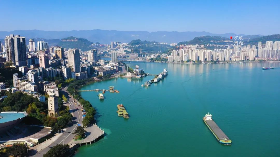 100秒飞越万州真美